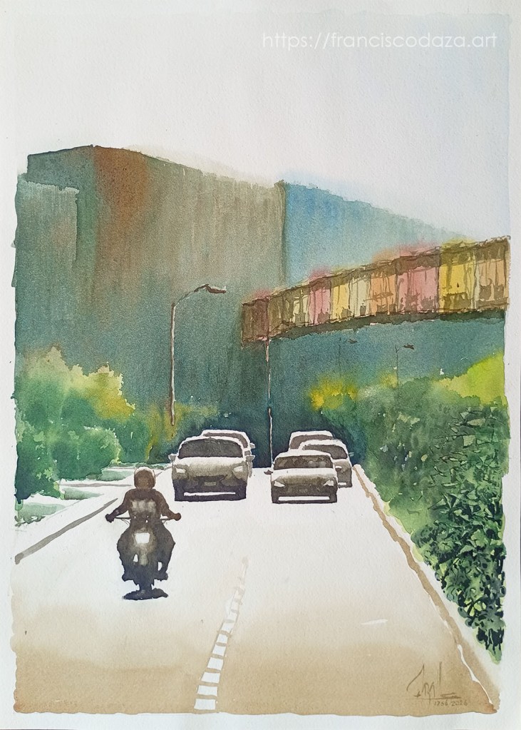 Pintura en acuarela que muestra una carretera con un motociclista y varios automóviles, rodeada de vegetación y edificios.